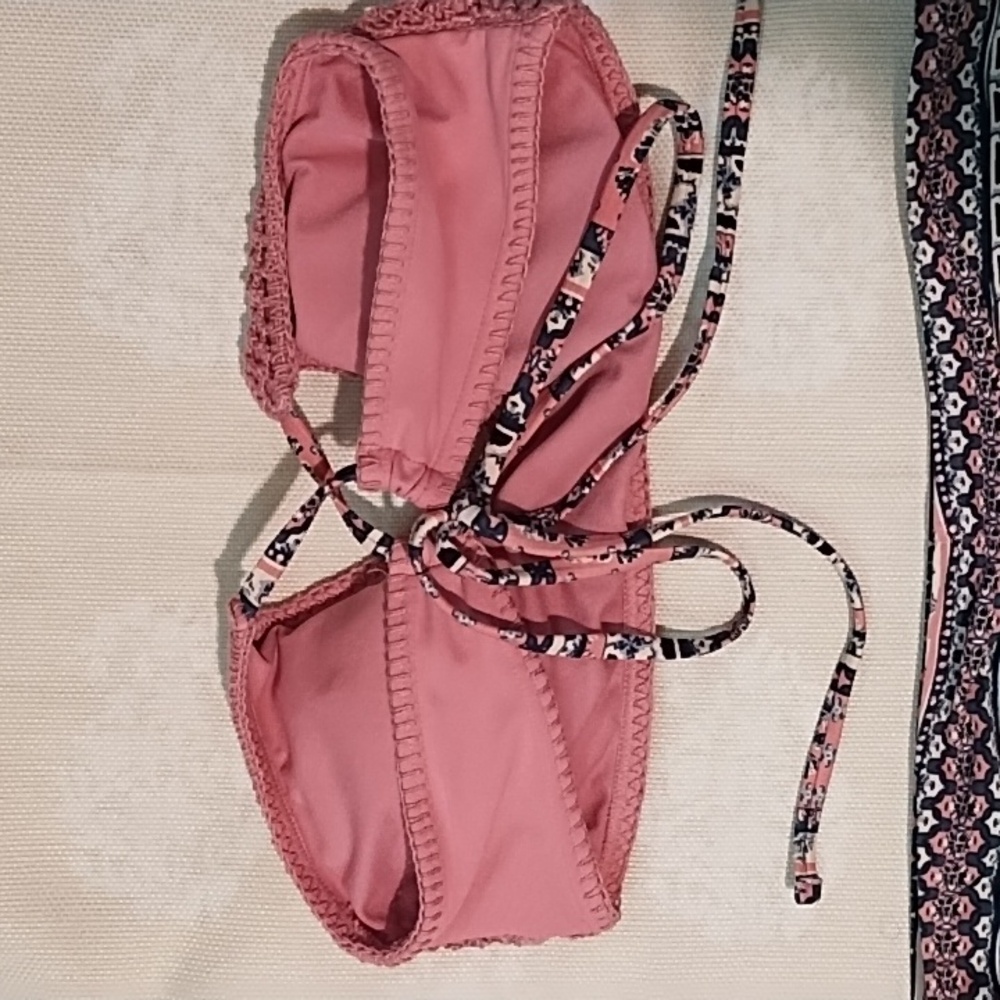 Xhilaration Pink and Navy Bikini Set VGC Large Crochet Top. - Picture 6 of 6